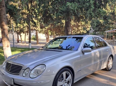 Mercedes E 200 2004