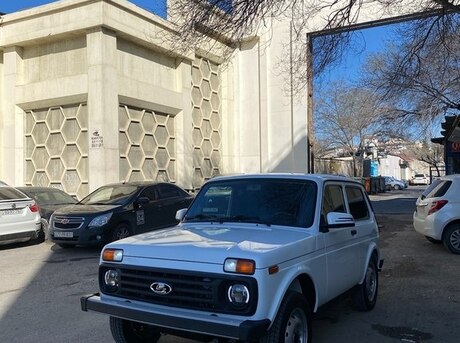 LADA (VAZ) Niva 2015