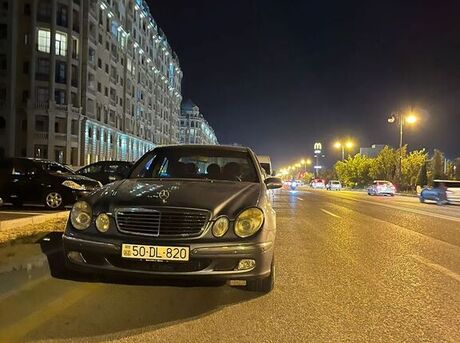 Mercedes E 220 d 2003