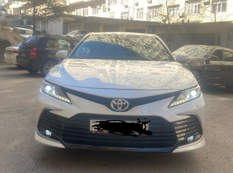 Toyota Camry 2021