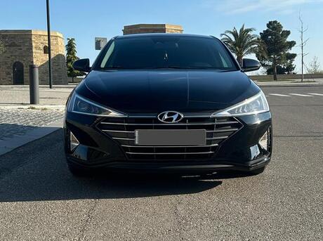 Hyundai Elantra 2019