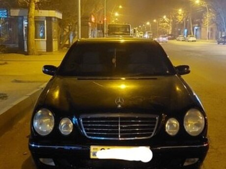 Mercedes E 220 d 2000