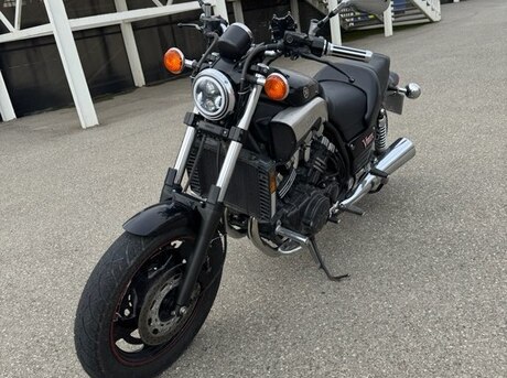 Yamaha V Max