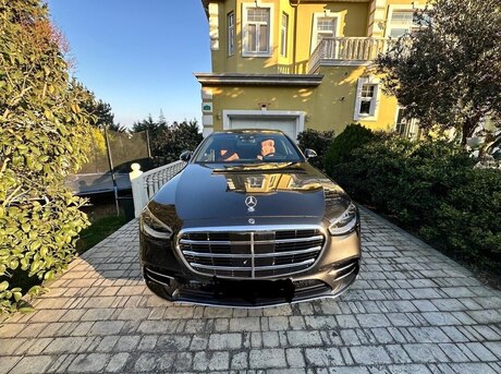 Mercedes  2020