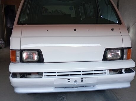 Mitsubishi L300 1986