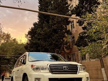 Toyota Land Cruiser 2011