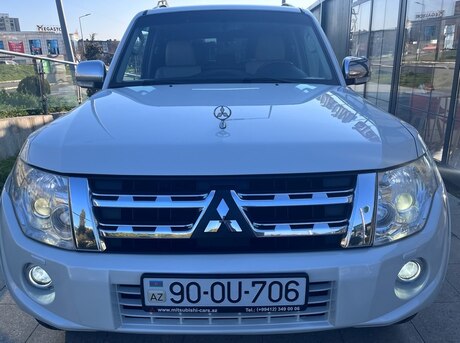 Mitsubishi Pajero 2015