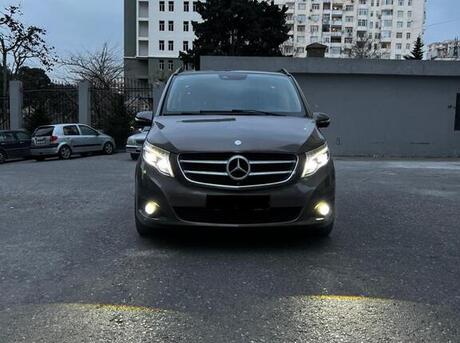 Mercedes V 220 2015