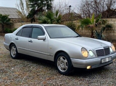 Mercedes E 240 1999