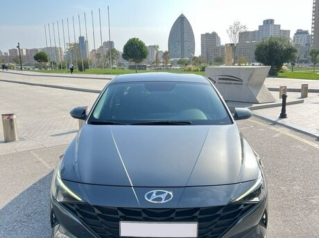 Hyundai Elantra 2022