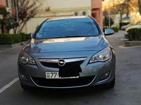 Opel Astra 2012