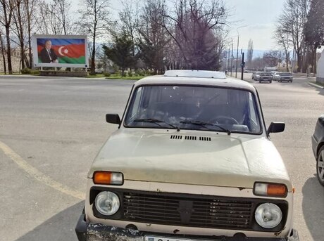 LADA (VAZ) Niva 1988
