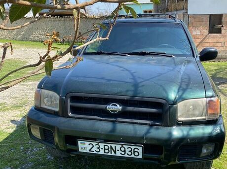 Nissan Pathfinder 2000
