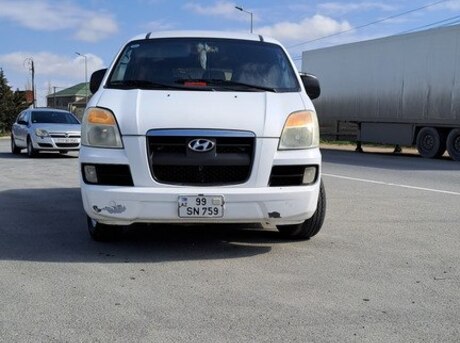 Hyundai H-1 2004