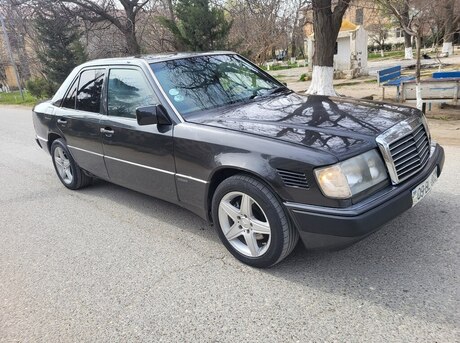 Mercedes E 300 d 1990
