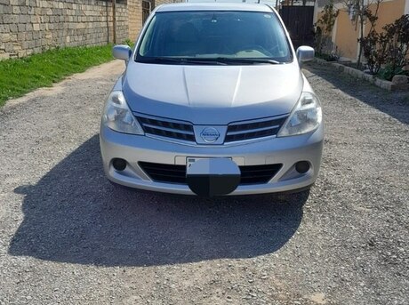 Nissan Tiida 2011