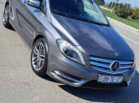 Mercedes B 180 2014