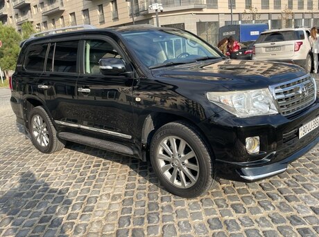 Toyota Land Cruiser 2011