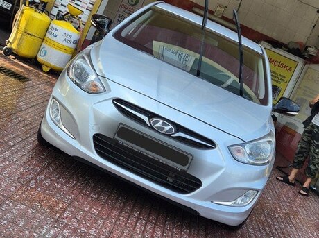 Hyundai Accent 2011