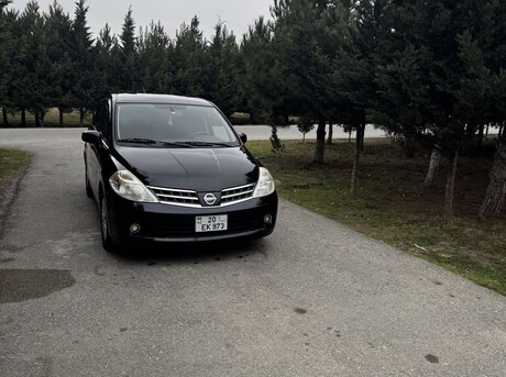 Nissan Tiida 2011