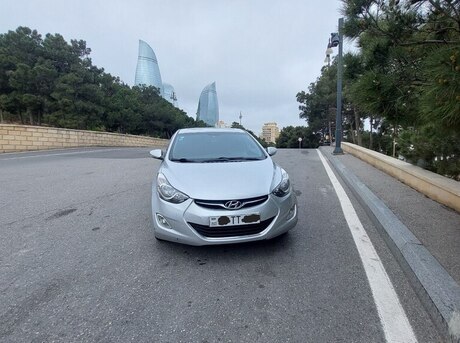 Hyundai Elantra 2011
