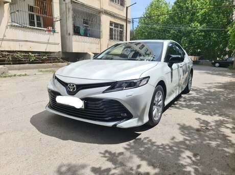 Toyota Camry 2019
