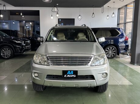 Toyota Fortuner 2005