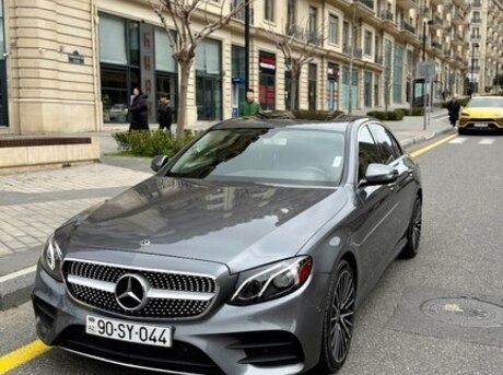 Mercedes E 300 4MATIC 2017