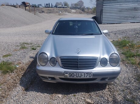 Mercedes E 270 2000