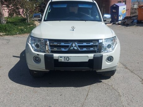 Mitsubishi Pajero 2010