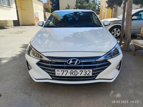 Hyundai Elantra 2019