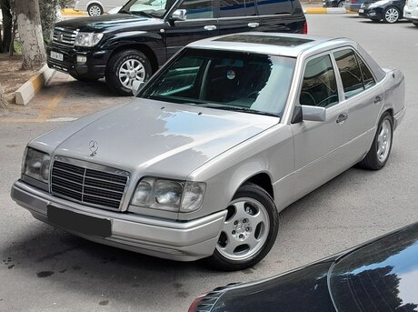 Mercedes E 220