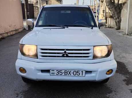 Mitsubishi Pajero io 1999