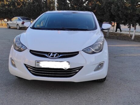 Hyundai Elantra 2012