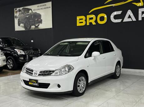 Nissan Tiida 2013