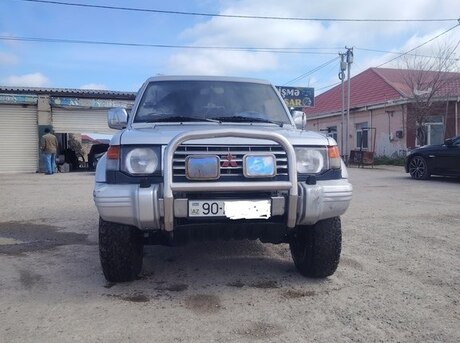 Mitsubishi Pajero 1992