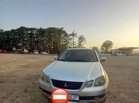 Mitsubishi Airtrek 2001