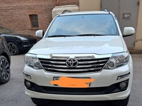 Toyota Fortuner 2013