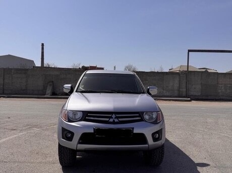 Mitsubishi L200 2011