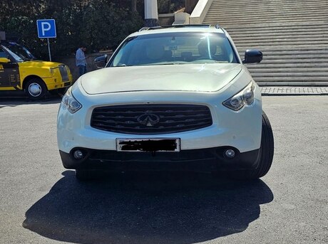 Infiniti FX35 2010