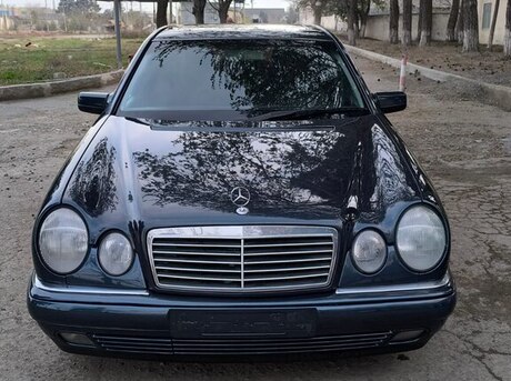Mercedes E 240 1999