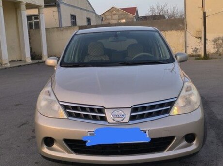 Nissan Tiida 2011