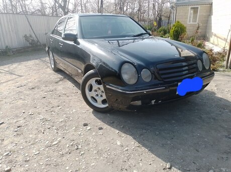 Mercedes E 320