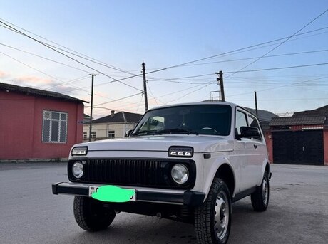 LADA (VAZ) Niva 2015