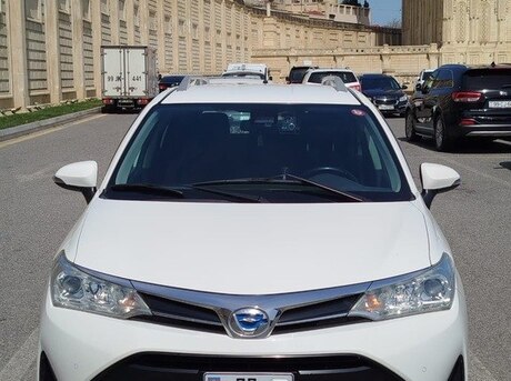 Toyota Corolla Fielder 2018
