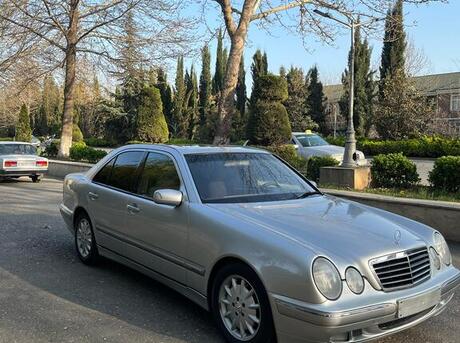 Mercedes E 240 2000