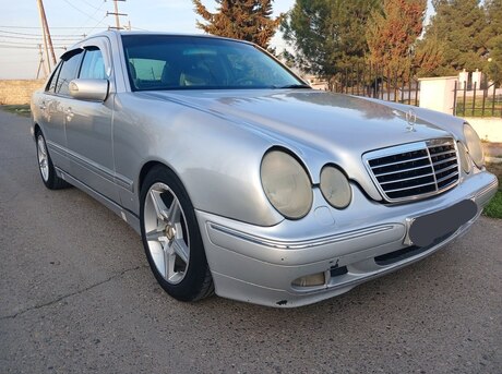 Mercedes E 240 2001