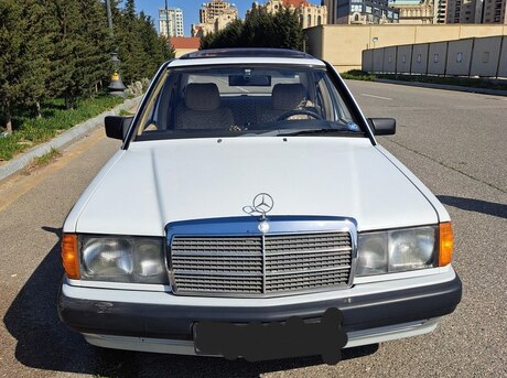 Mercedes 190 1988