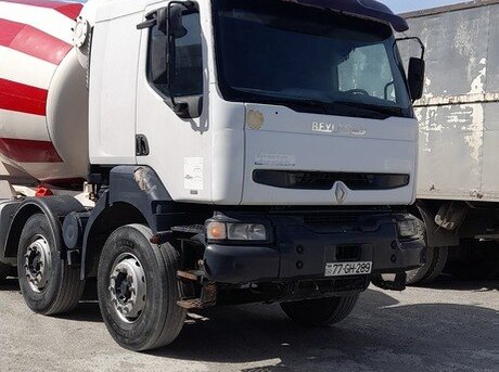 Renault  2005
