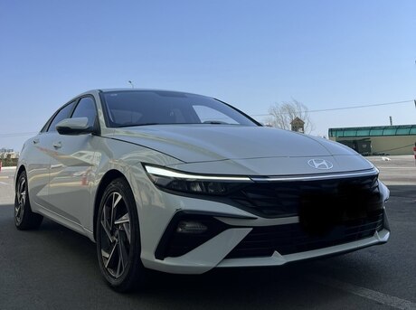 Hyundai Elantra 2024